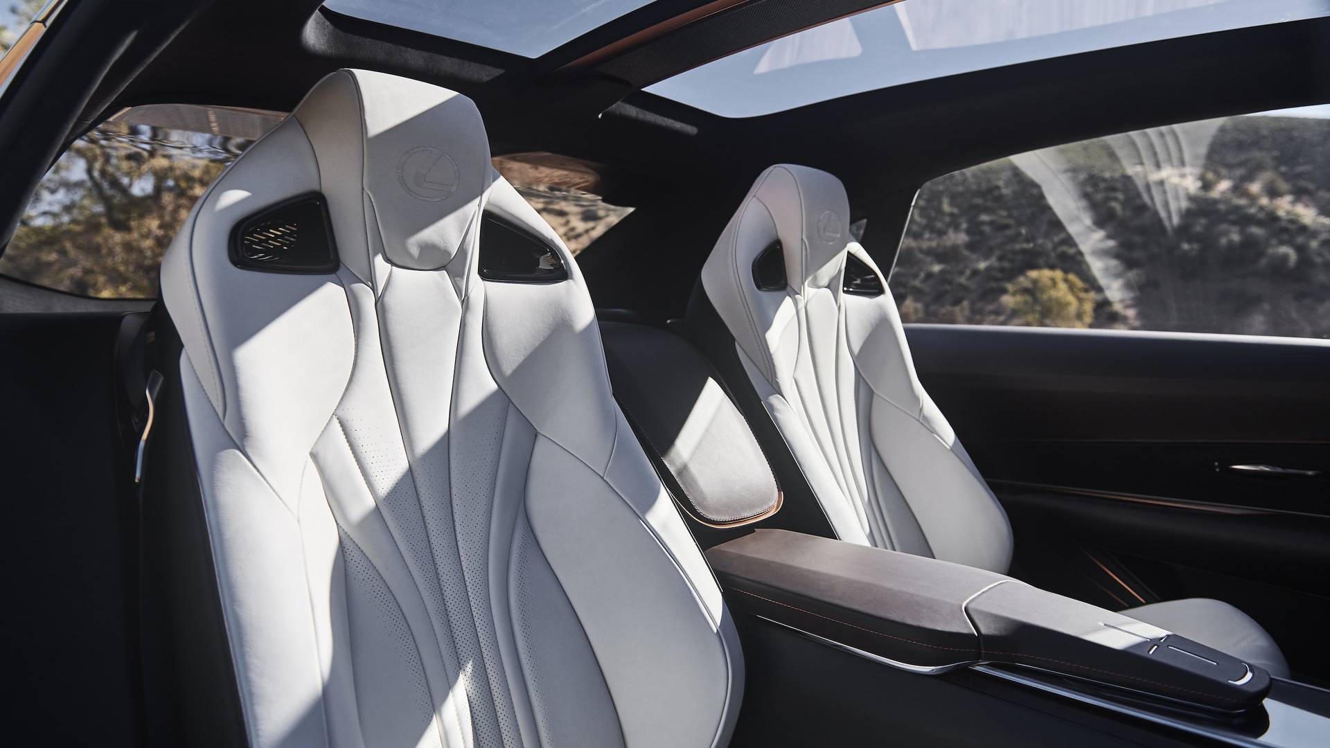 NAIAS nu uită să ne împărtășească și viziunile sale conceptuale (30)
