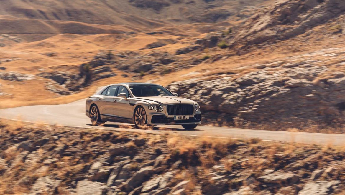 Mirai Concept sau Flying Spur Blackline – era sedan nu a apus