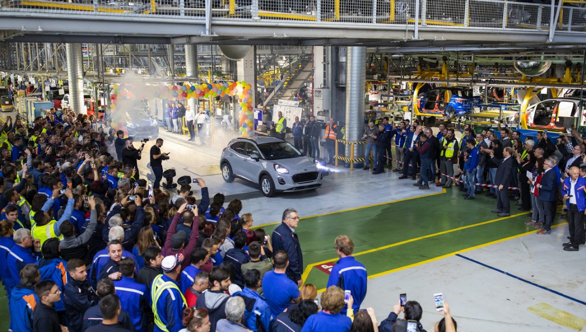 (Video) În România: Seria 1, Mazda3 Skyactiv-X, Puma de Craiova