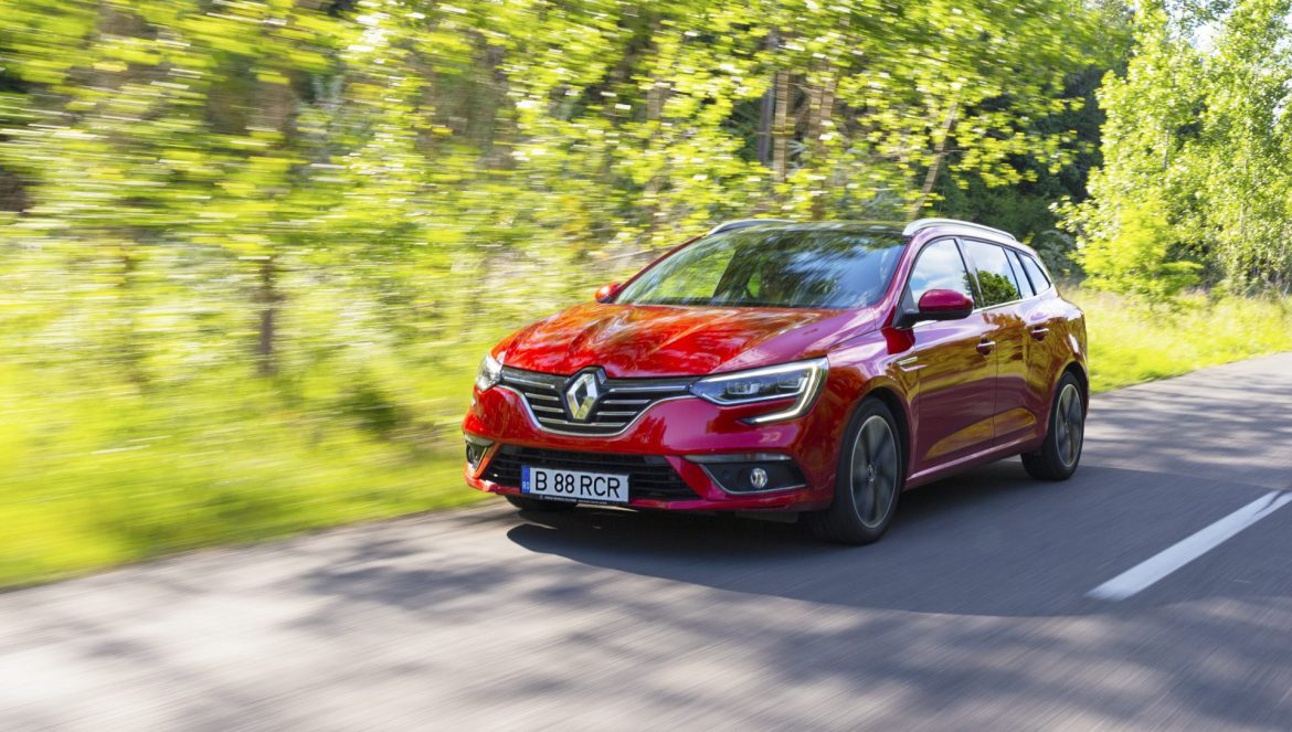 Mini Test Renault Megane Estate Blue dCi 150 EDC