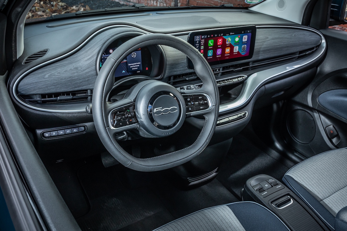 Fiat 500e interior Auto Motor Si Sport