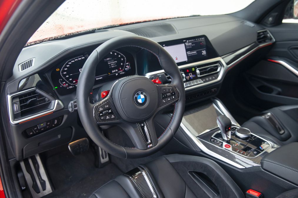 plansa de bord BMW M3 Competition
