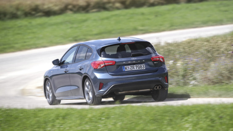 test comparativ: Kia Ceed vs Ford Focus vs VW Golf