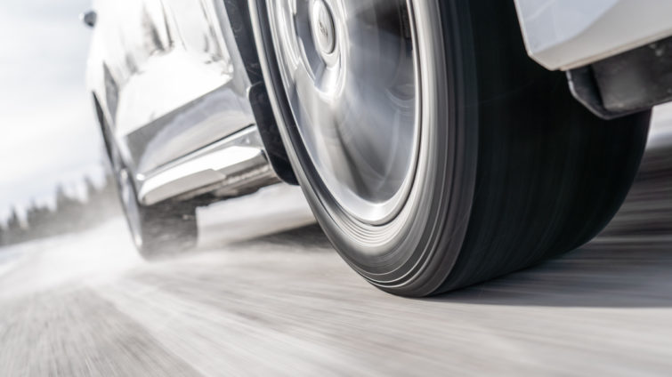 Nokian+Tyres+Hakkapeliitta+R5+(1)