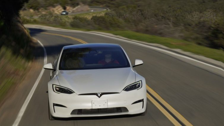 test tesla Model S Plaid 2023