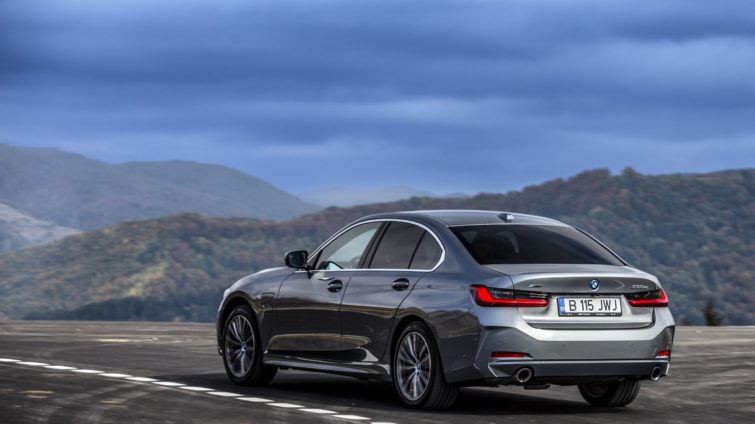 test BMW 330e xDrive
