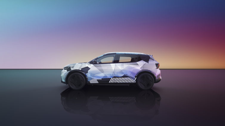Renault Scenic E-Tech Electric camo