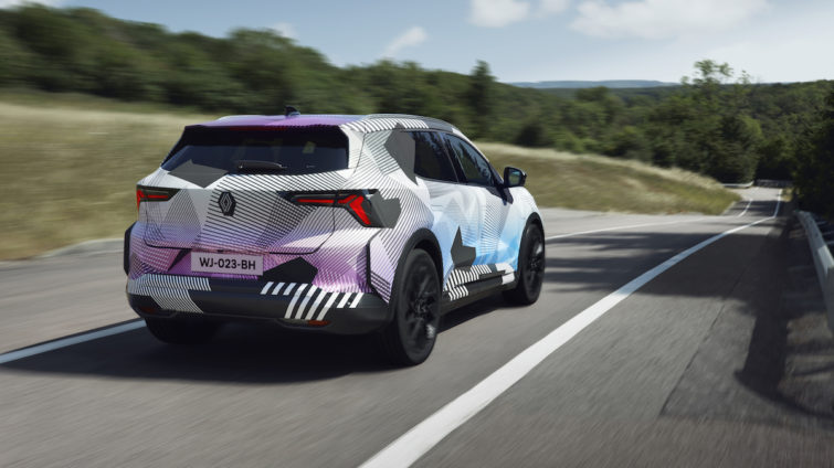 Renault Scenic E-Tech Electric camo