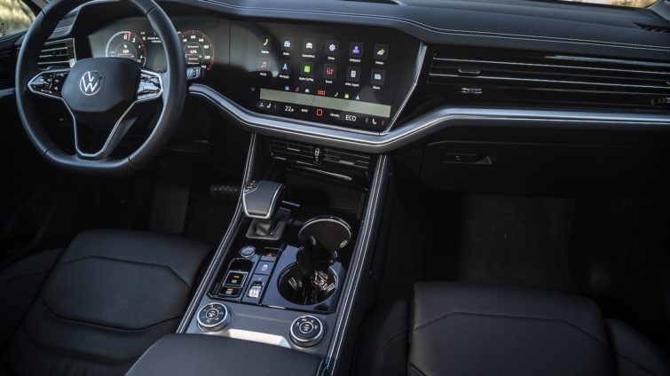 VW Touareg PHEV facelift - test drive