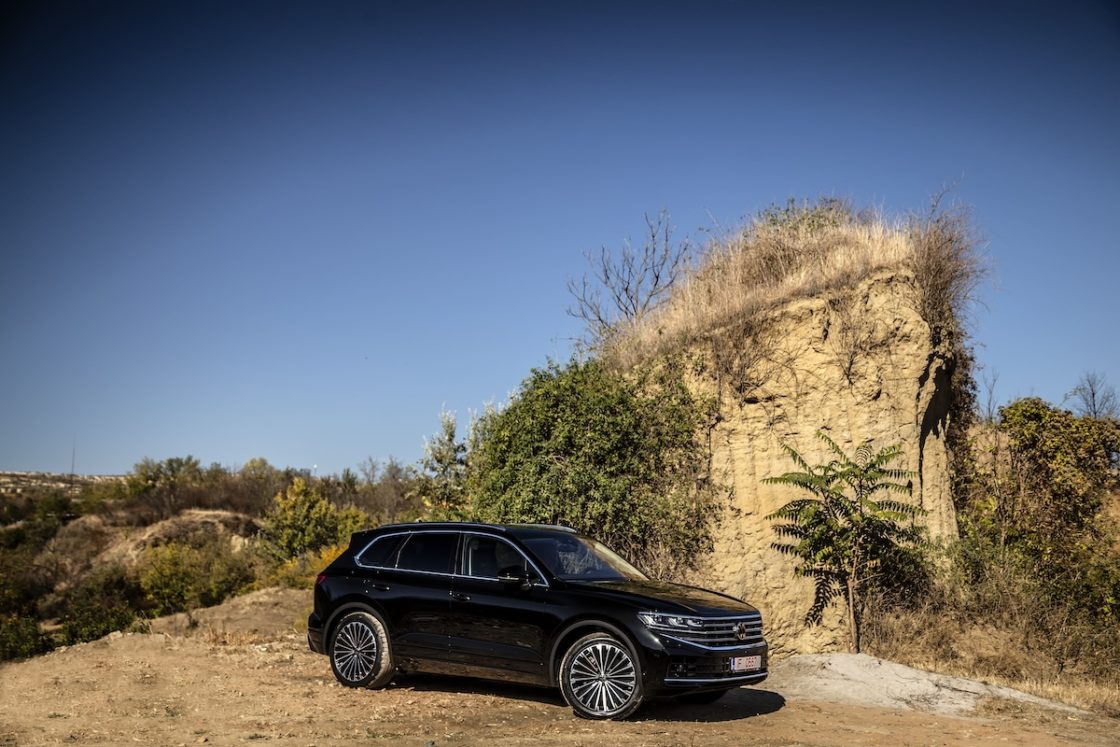 VW Touareg PHEV facelift - test drive