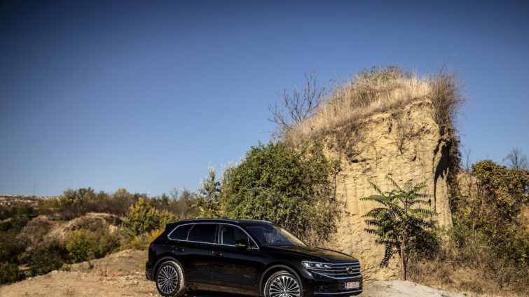 VW Touareg PHEV facelift - test drive