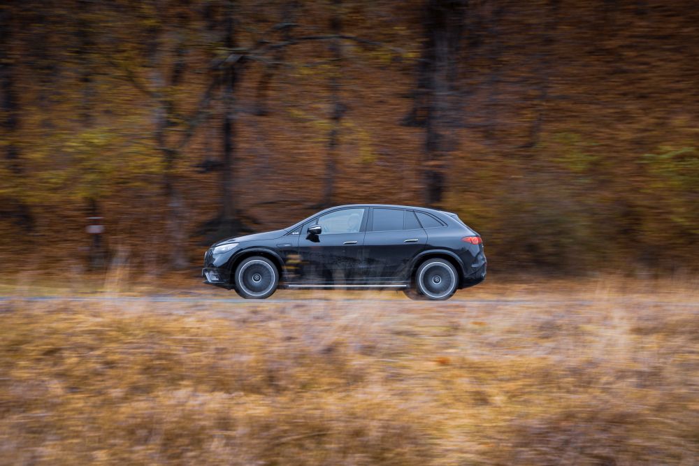 test Mercedes-AMG EQE 43 SUV 