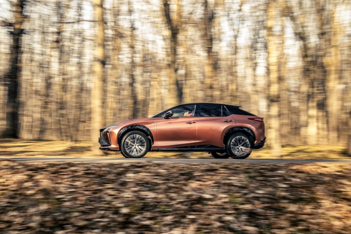 Lexus RZ 450e