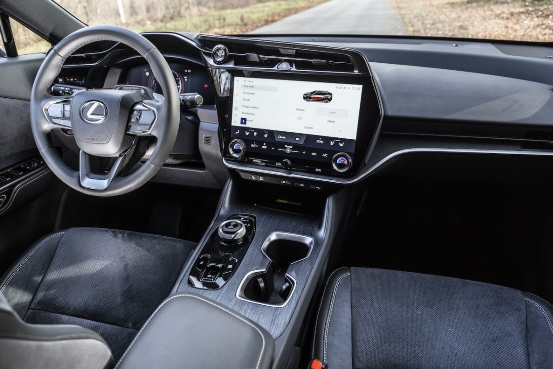 Lexus RZ 450e