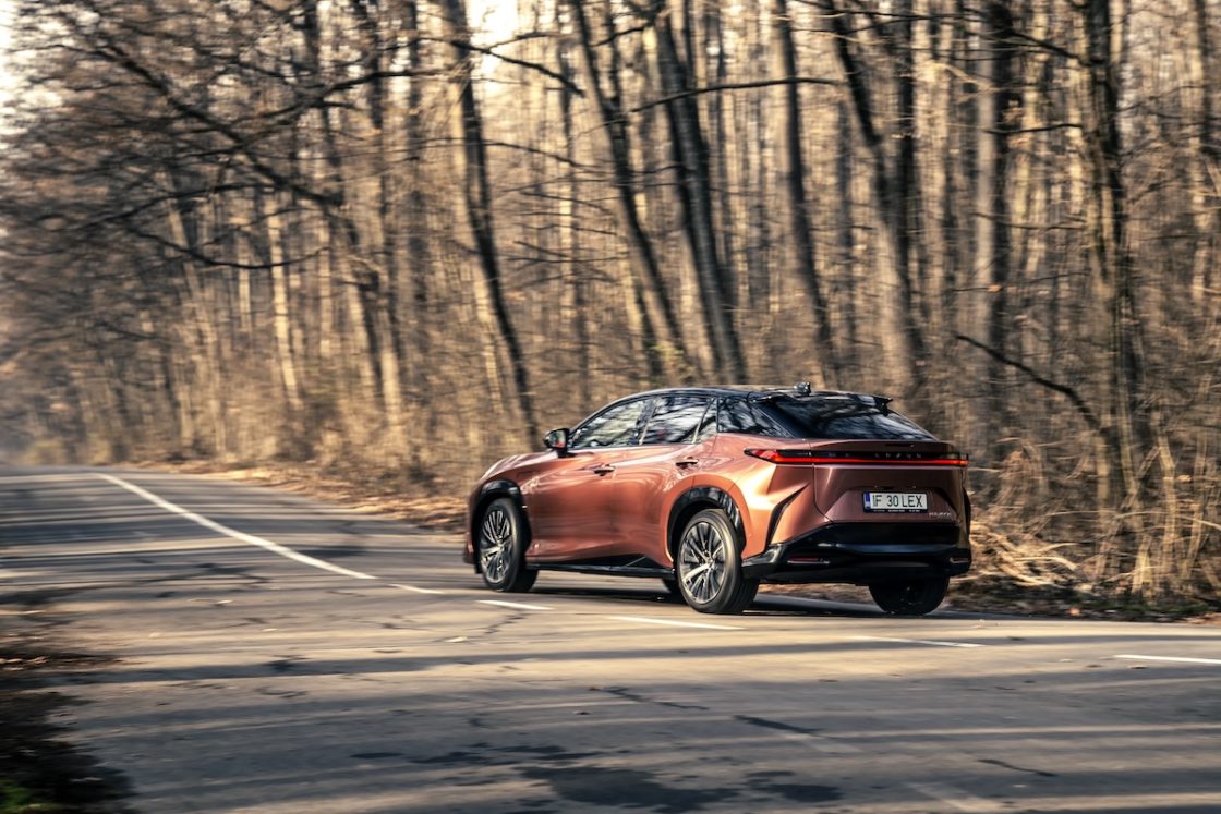 Lexus RZ 450e