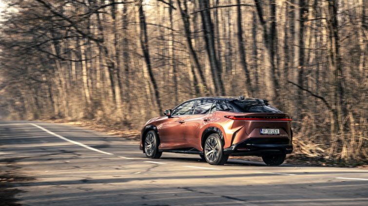 Lexus RZ 450e