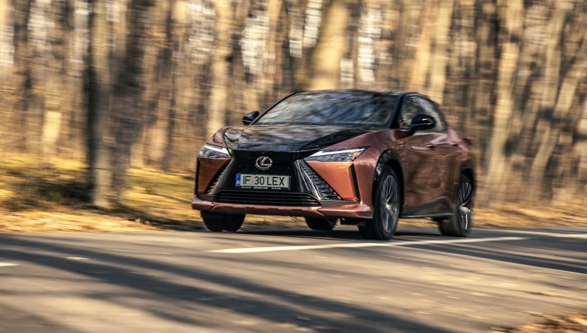 Lexus RZ 450e