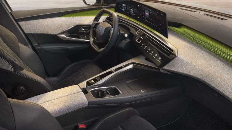 Peugeot E-5008