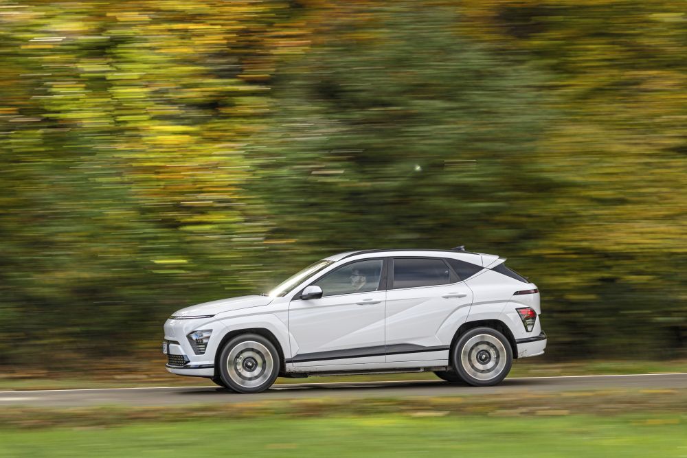 test comparativ Hyundai Kona vs VW ID.3 facelift 2024