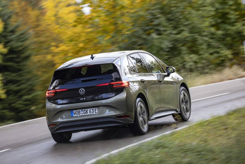 test comparativ Hyundai Kona vs VW ID.3 facelift 2024