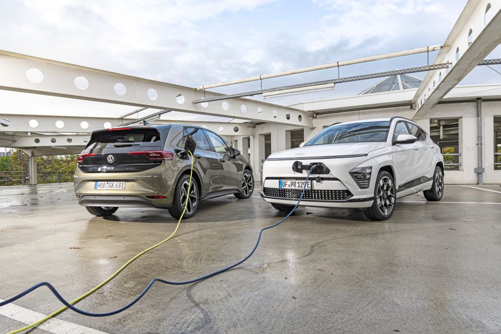test comparativ Hyundai Kona vs VW ID.3 facelift 2024
