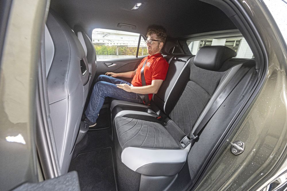 test comparativ Hyundai Kona vs VW ID.3 facelift 2024