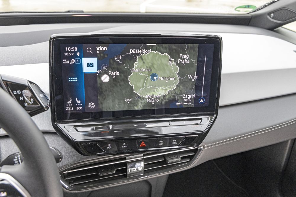 test comparativ Hyundai Kona vs VW ID.3 facelift 2024