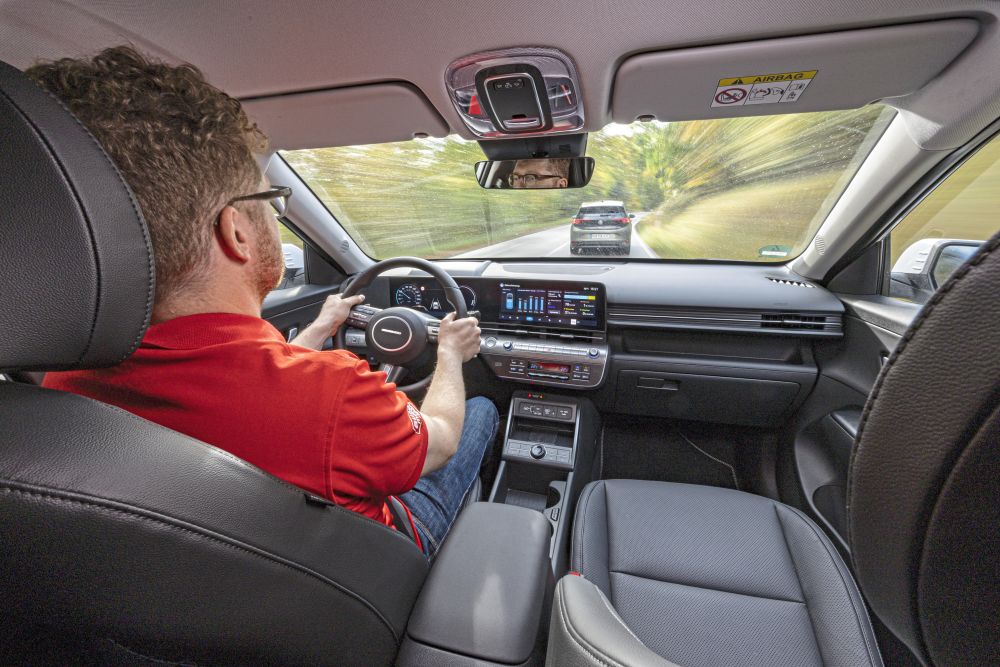 test comparativ Hyundai Kona vs VW ID.3 facelift 2024