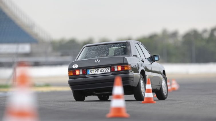 Mercedes 190D 2.5 Test