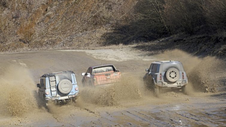 Fascinație: Ford Ranger Raptor vs Ineos Grenadier vs Land Rover Defender