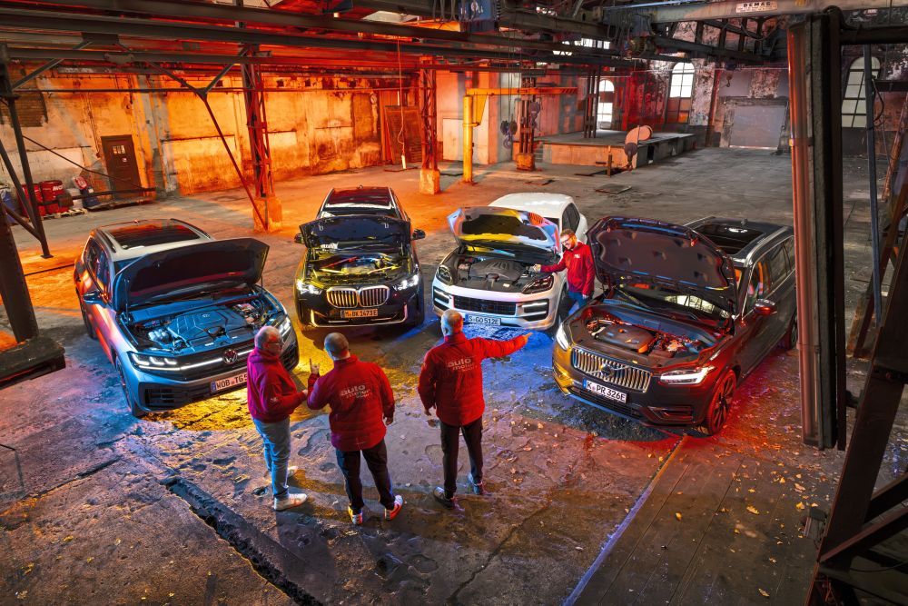 Porsche Cayenne E-Hybrid BMW X5 xDrive 50e VW Touareg R 3,0 TFSI Volvo XC90 T8 AWD PHEV