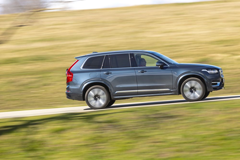 Porsche Cayenne E-Hybrid BMW X5 xDrive 50e VW Touareg R 3,0 TFSI Volvo XC90 T8 AWD PHEV