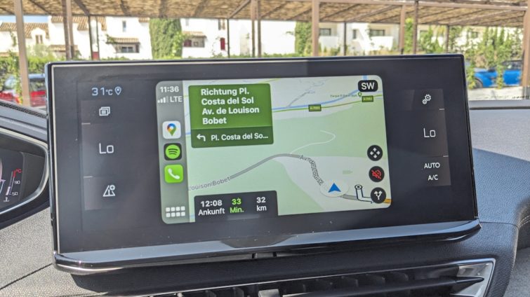 Apple CarPlay