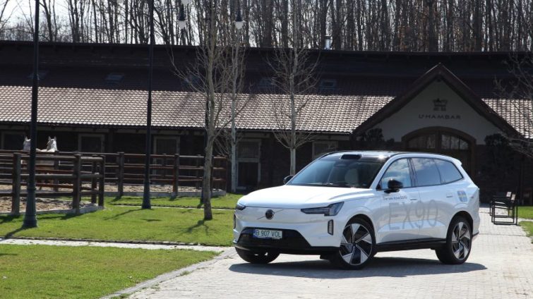 test Volvo EX90 2025 Singureni Manor