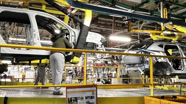 Reportaj - Uzina Dacia