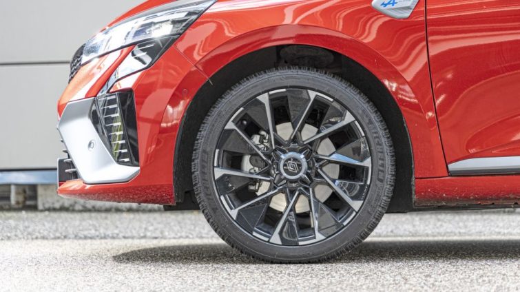 test comparativ MG3 Hybrid, Renault Clio, Toyota Yaris