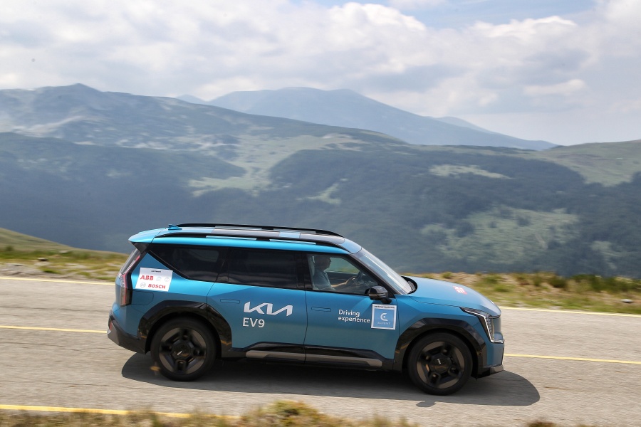 Kia EV9 Auto motor si Sport Grand Tour 2025 