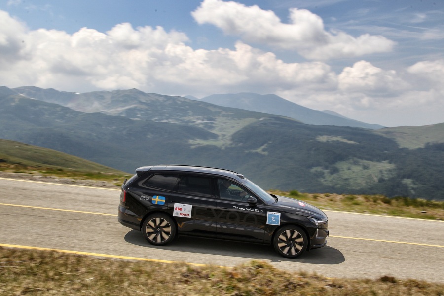 Volvo EX90 Auto Motor si Sport Grand Tour 2025