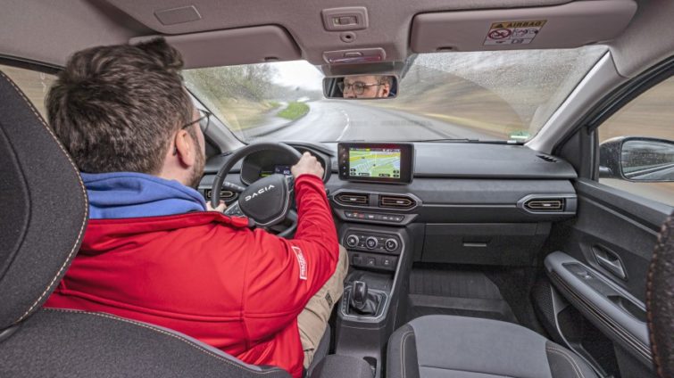 test comparativ Dacia Jogger vs Ford Tourneo Courier