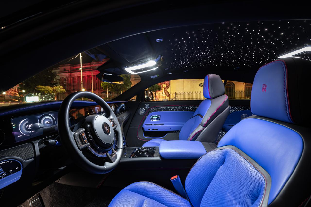 Rolls-Royce Spectre Black badge