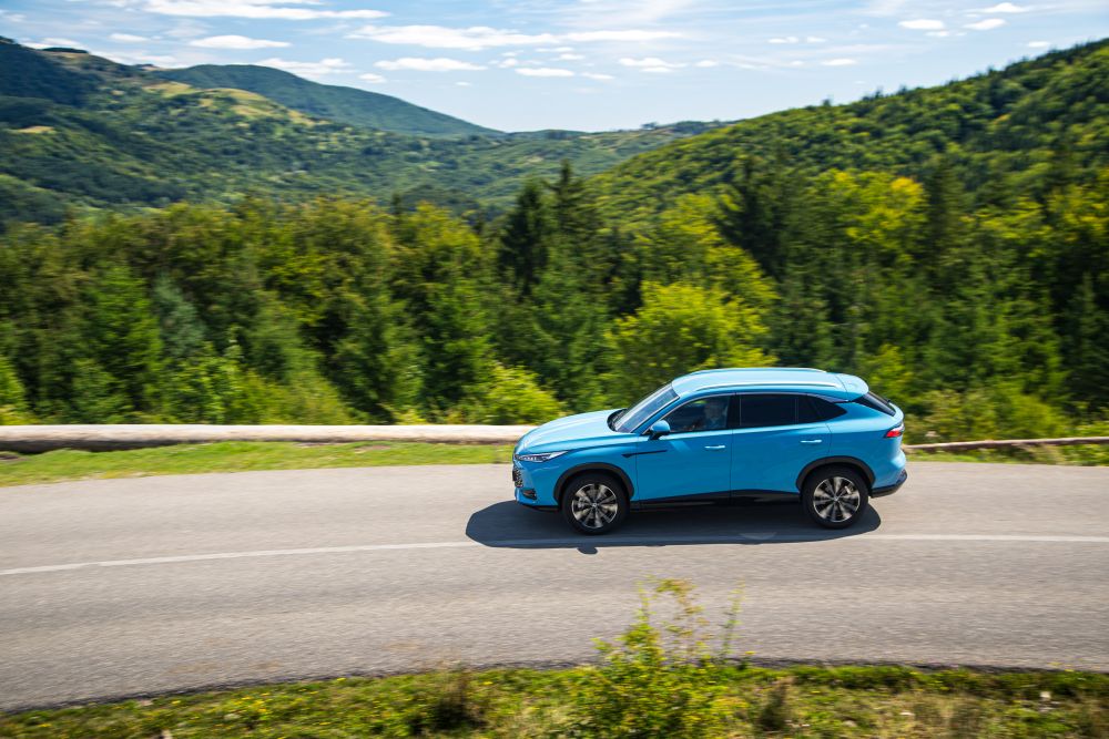 test MG HS Hybrid 2025