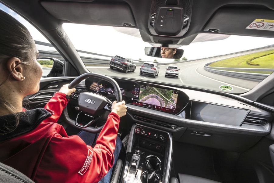 Test comparativ Audi Q5 TDI Quattro, BMW X3 20d xDrive, Mercedes GLC 220d 4Matic, VW Tayron 2.0 TDI 4Motion