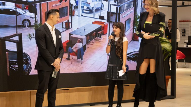 Inaugurare showrrom Toyota Targoviste - Albert Capatina, fiica sa si Roxana Ciuhulescu