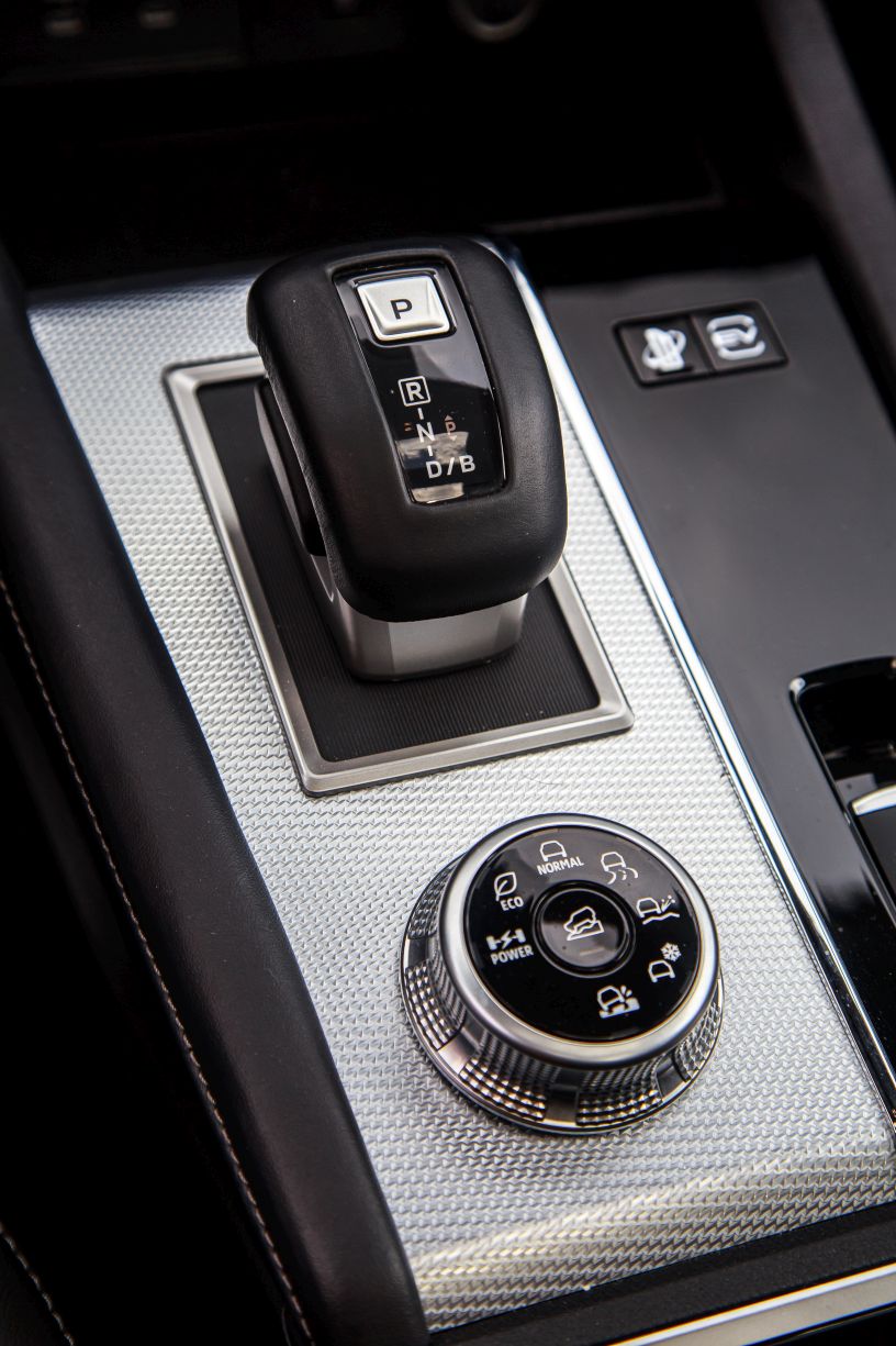 test Mitsubishi Outlander 2025