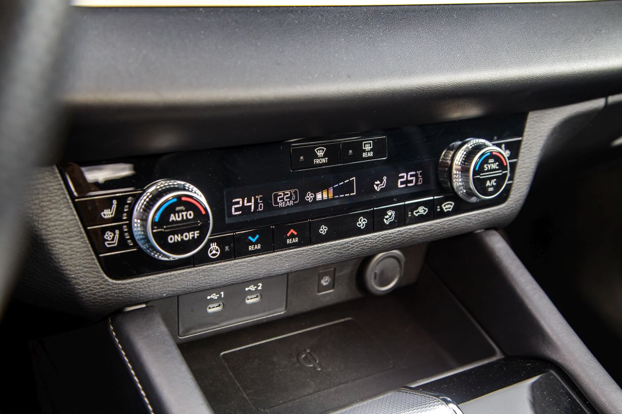 test Mitsubishi Outlander 2025