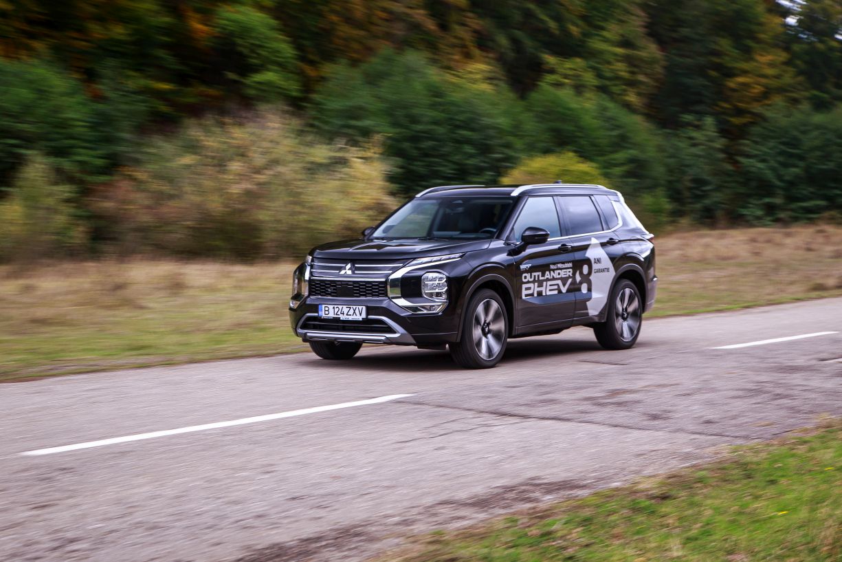 test Mitsubishi Outlander 2025