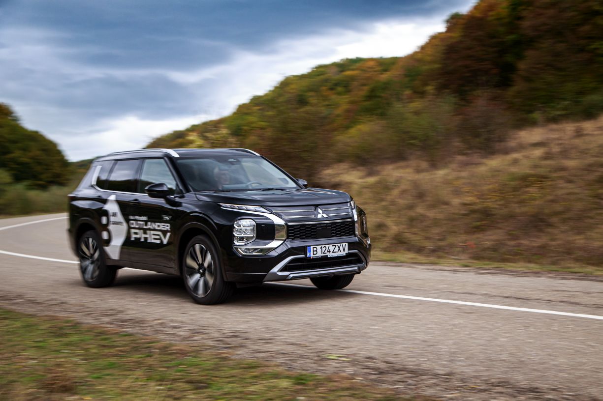 test Mitsubishi Outlander 2025