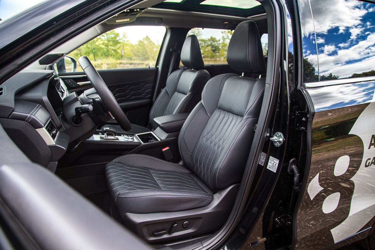 test Mitsubishi Outlander 2025