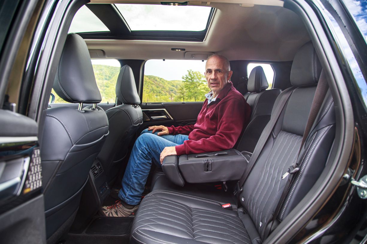 test Mitsubishi Outlander 2025