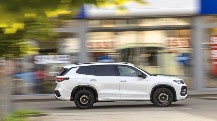 Test comparativ Hyundai Santa Fe, Mitsubishi Outlander, VW Tayron